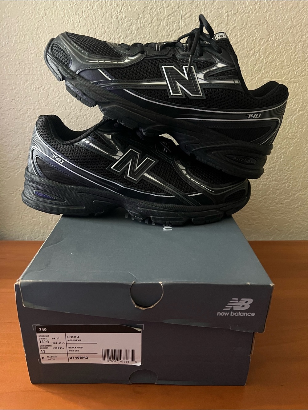 New Balance 740 Black Grey Shoes Size 11.5 With Box